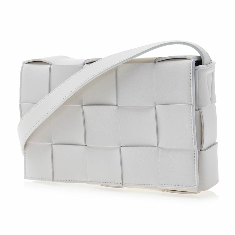 BOTTEGA VENETA 超大卡帶包-1