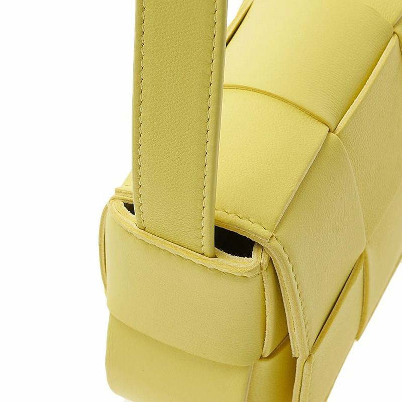 BOTTEGA VENETA VMAY1 7421 女士迷你卡帶包-6