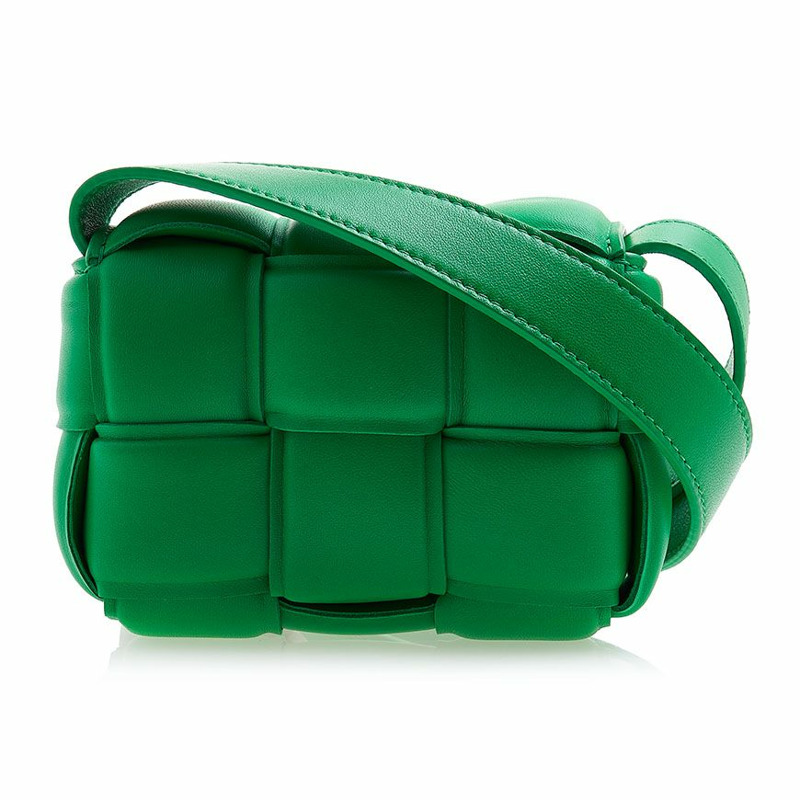 BOTTEGA VENETA 女士加厚迷你卡帶包 716648 VCQR1 3724-2