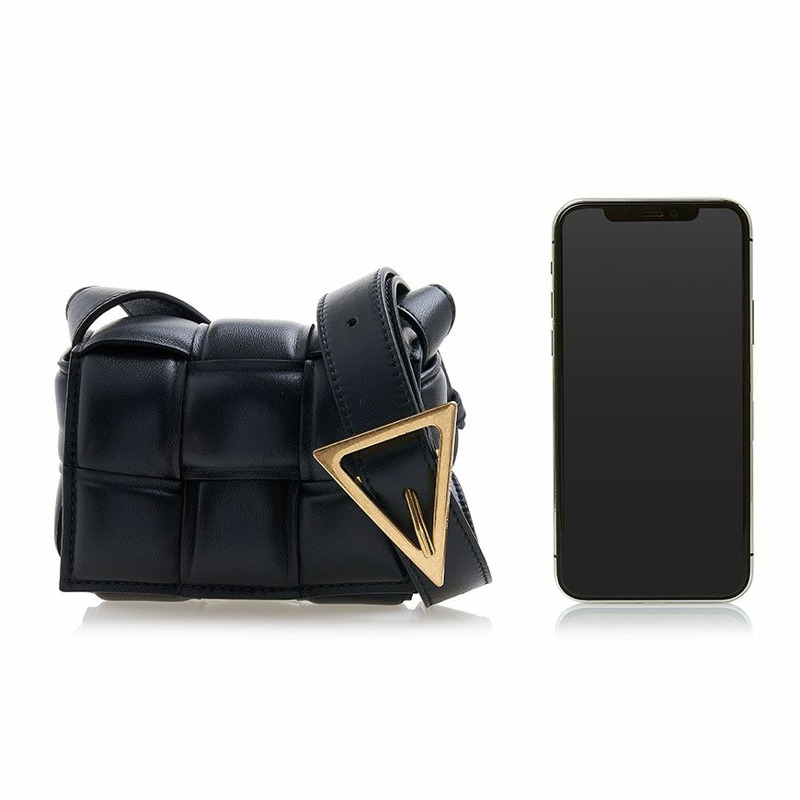 BOTTEGA VENETA 女士加厚迷你卡帶包 716648 VCQR1 8425-5