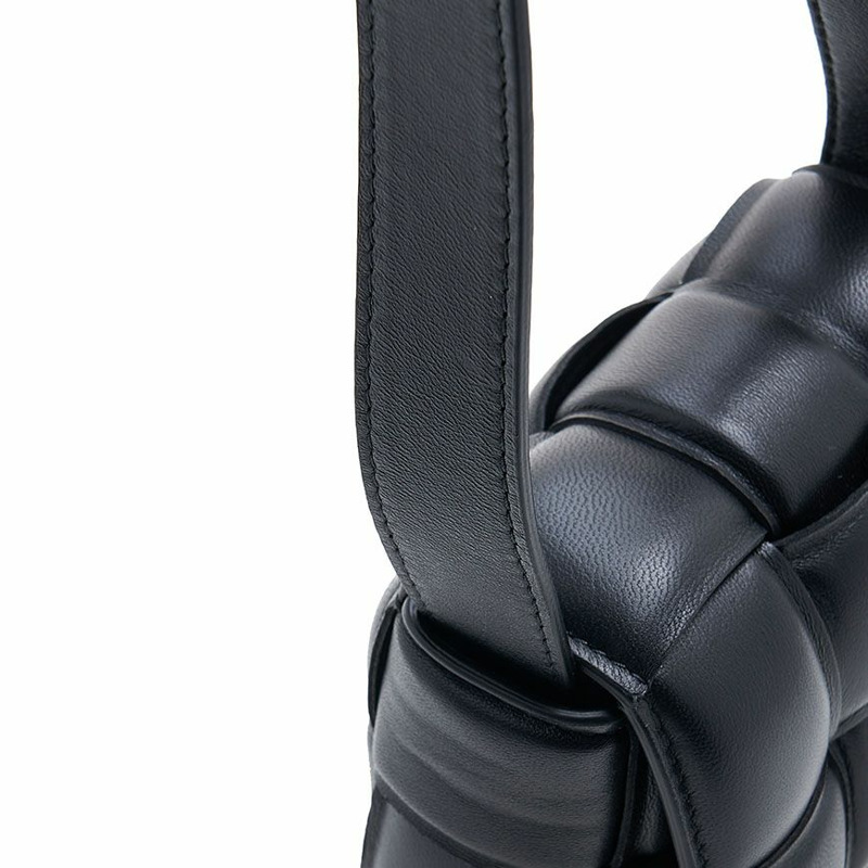 BOTTEGA VENETA 女士加厚迷你卡帶包 716648 VCQR1 8425-7