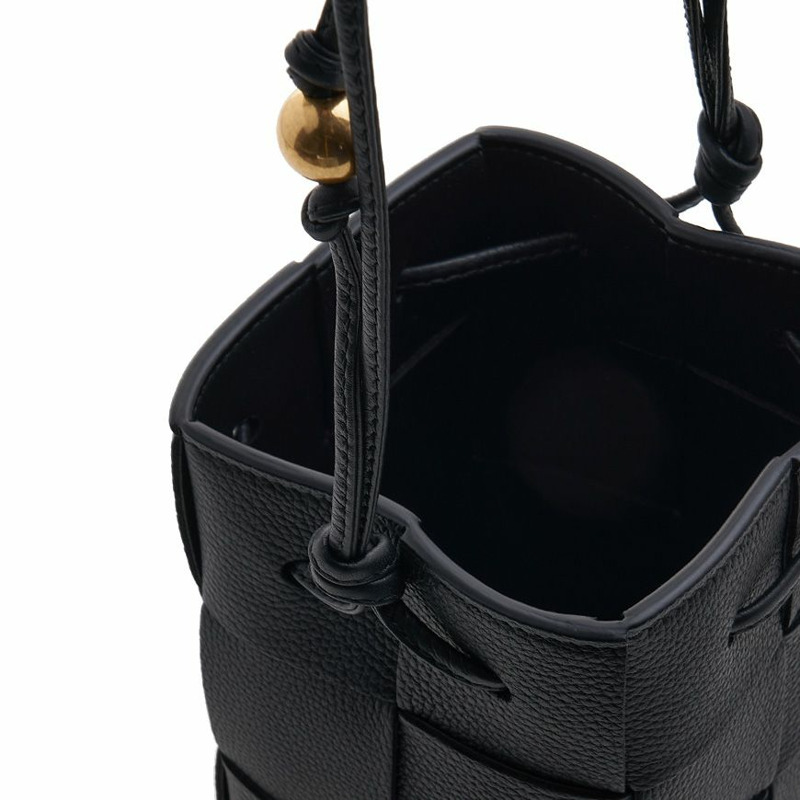 BOTTEGA VENETA 編織水桶包-7