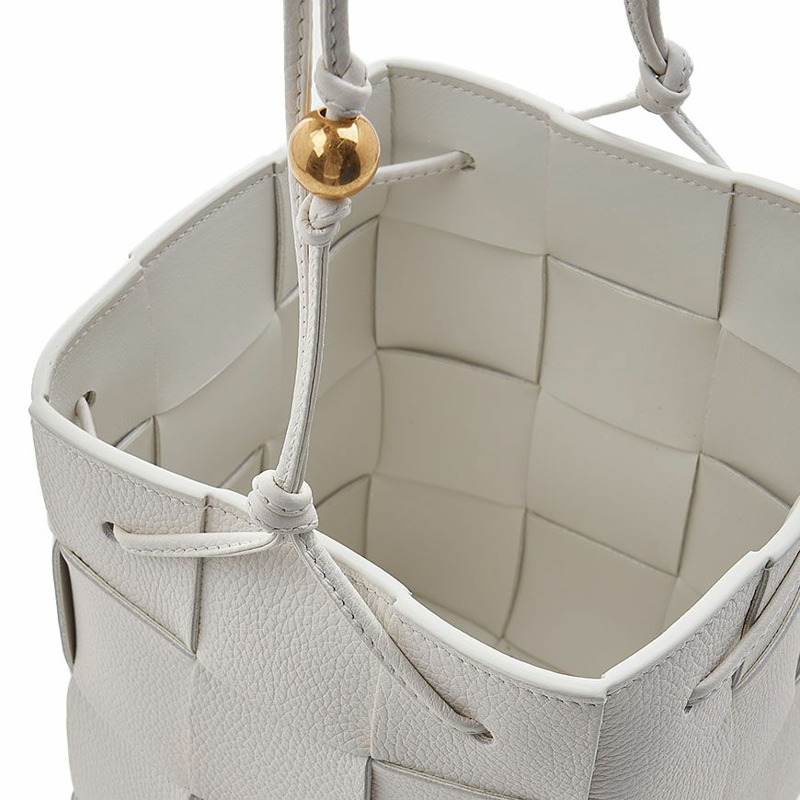 BOTTEGA VENETA 迷你水桶包 Intrecciato 9009-7