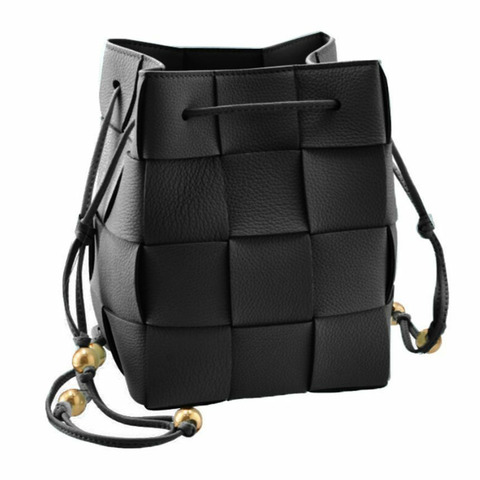 BOTTEGA VENETA 23FW Cassette Intrecciato 斜背包黑色 714606 VCP13