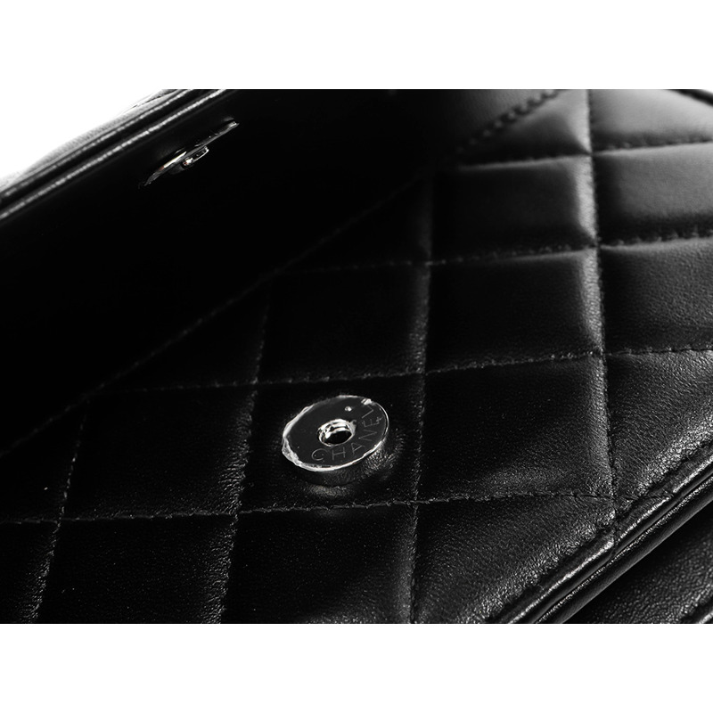 CHANEL 經典 WOC 羊皮斜背包-16