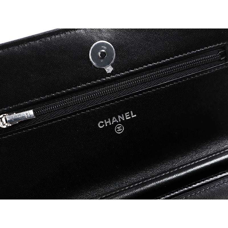 CHANEL 經典 WOC 羊皮斜背包-17