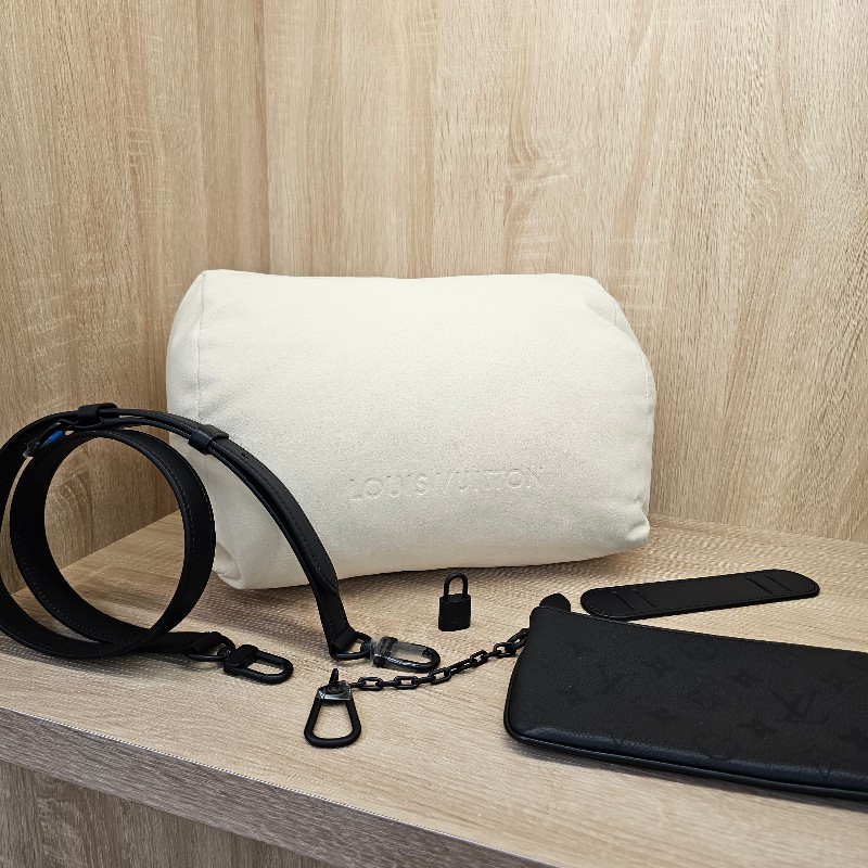 [未使用極新好物❣️極致黑款] LV黑牛皮Speedy30 P9消光黑釦手提斜背波士頓包-20