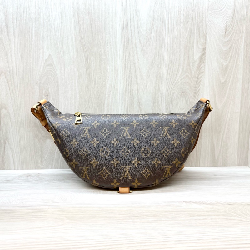 LV原花拉鍊胸口腰包M43644-1