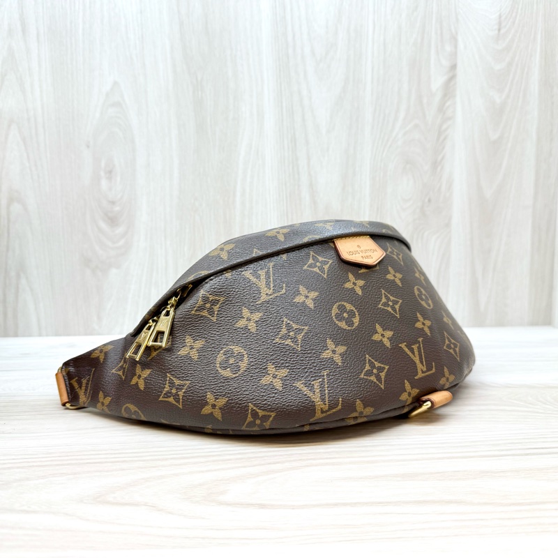 LV原花拉鍊胸口腰包M43644-3