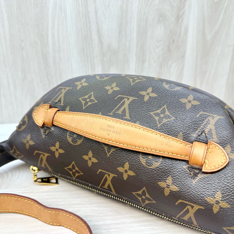 LV原花拉鍊胸口腰包M43644-11