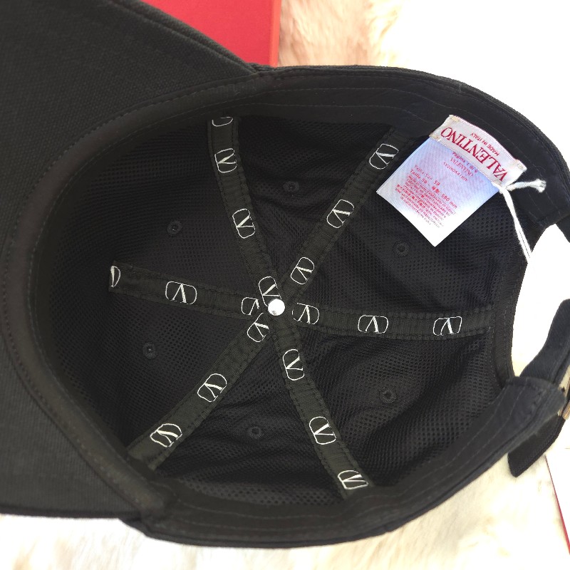 Valentino Garavani 鴨舌帽 size 59-3