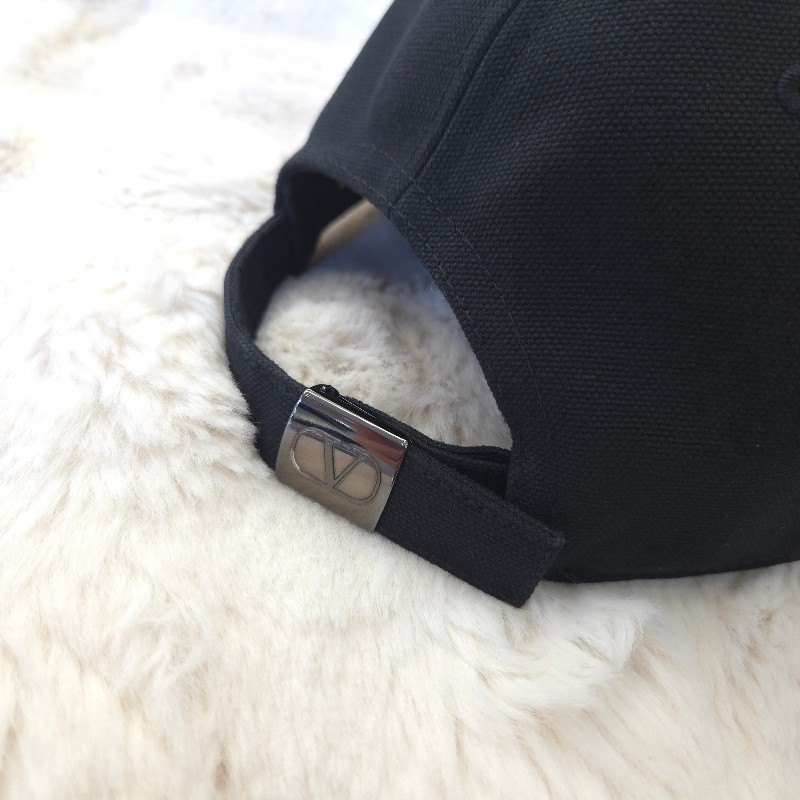 Valentino Garavani 鴨舌帽 size 59-6