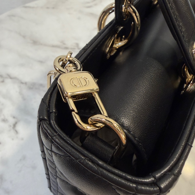 Dior 黑羊皮淡金釦Lady DJOY中型手提斜背包-6