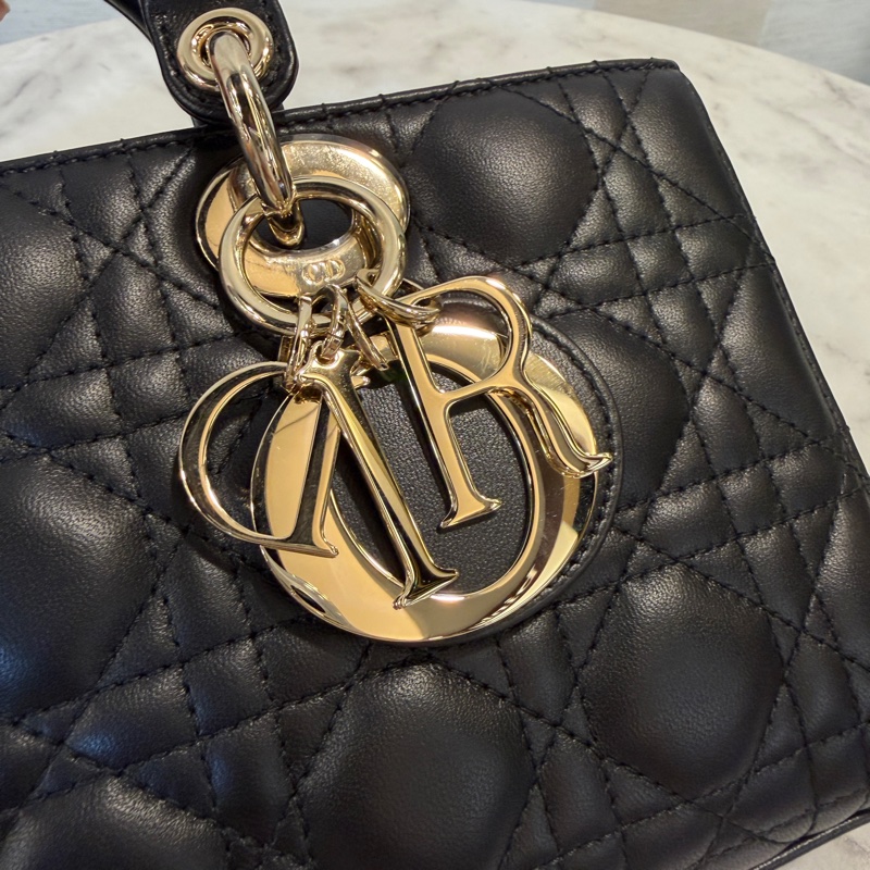 Dior 黑羊皮淡金釦Lady DJOY中型手提斜背包-10