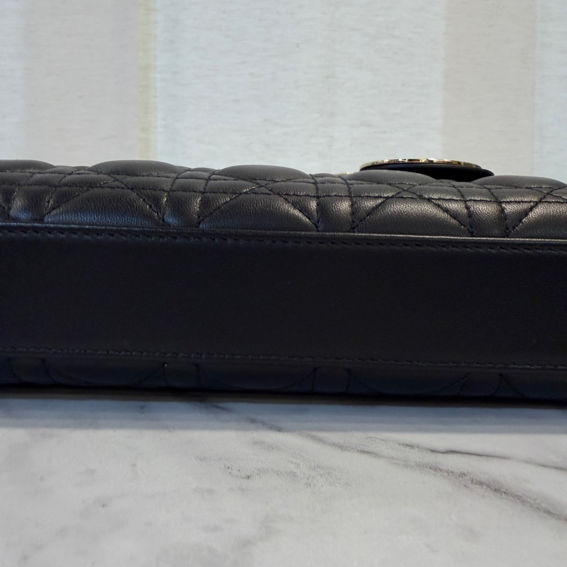 Dior 黑羊皮淡金釦Lady DJOY中型手提斜背包-11