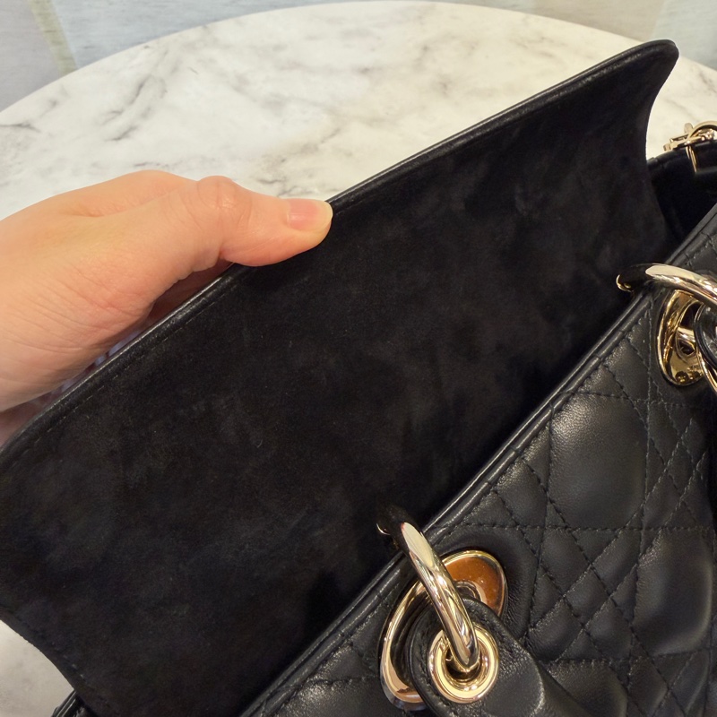 Dior 黑羊皮淡金釦Lady DJOY中型手提斜背包-17