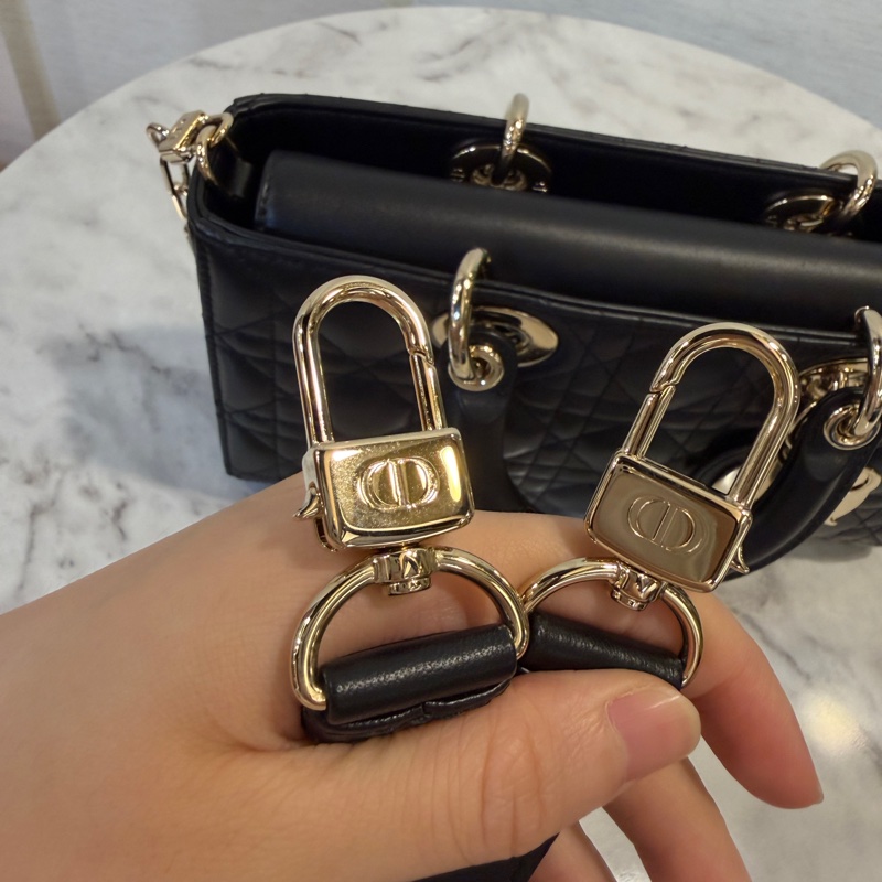 Dior 黑羊皮淡金釦Lady DJOY中型手提斜背包-22