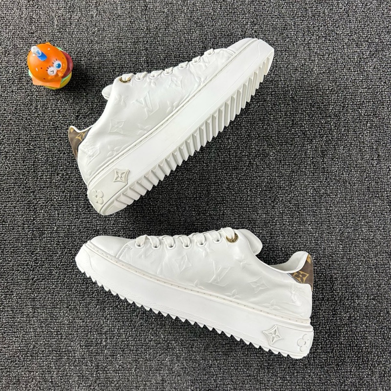 Louis Vuitton路易威登白色浮雕板鞋 尺碼37 整體成色不錯-2