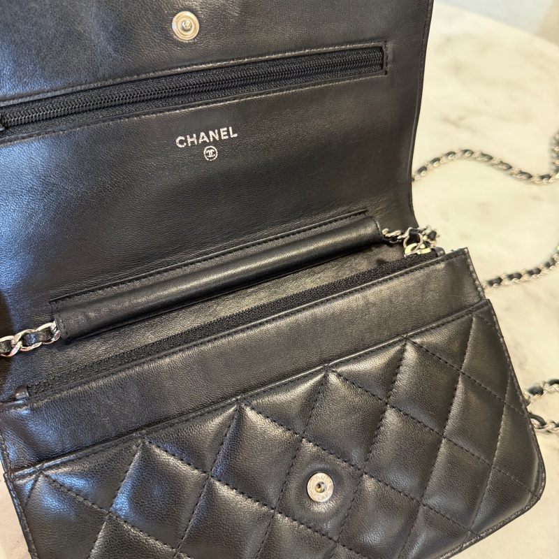 Chanel 黑羊皮銀釦斜背WOC-3