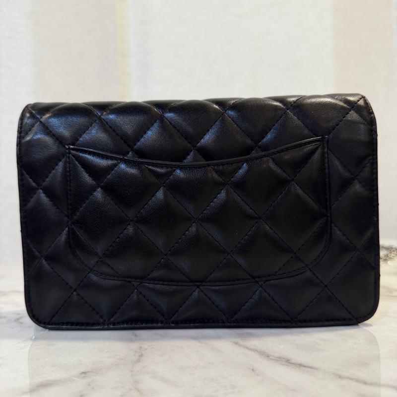 Chanel 黑羊皮銀釦斜背WOC-5