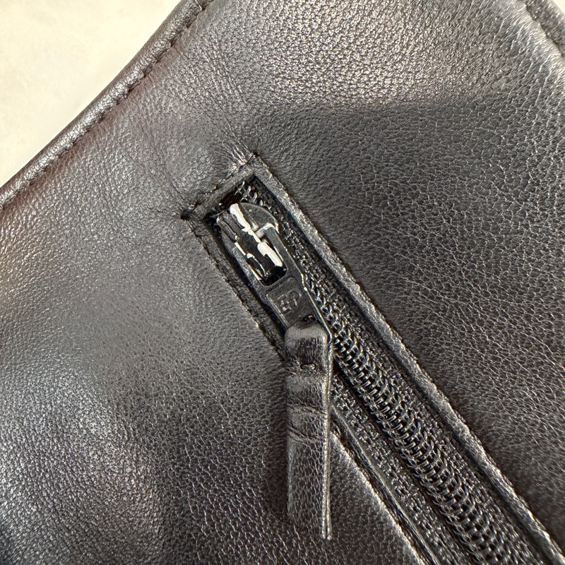 Chanel 黑羊皮銀釦斜背WOC-11