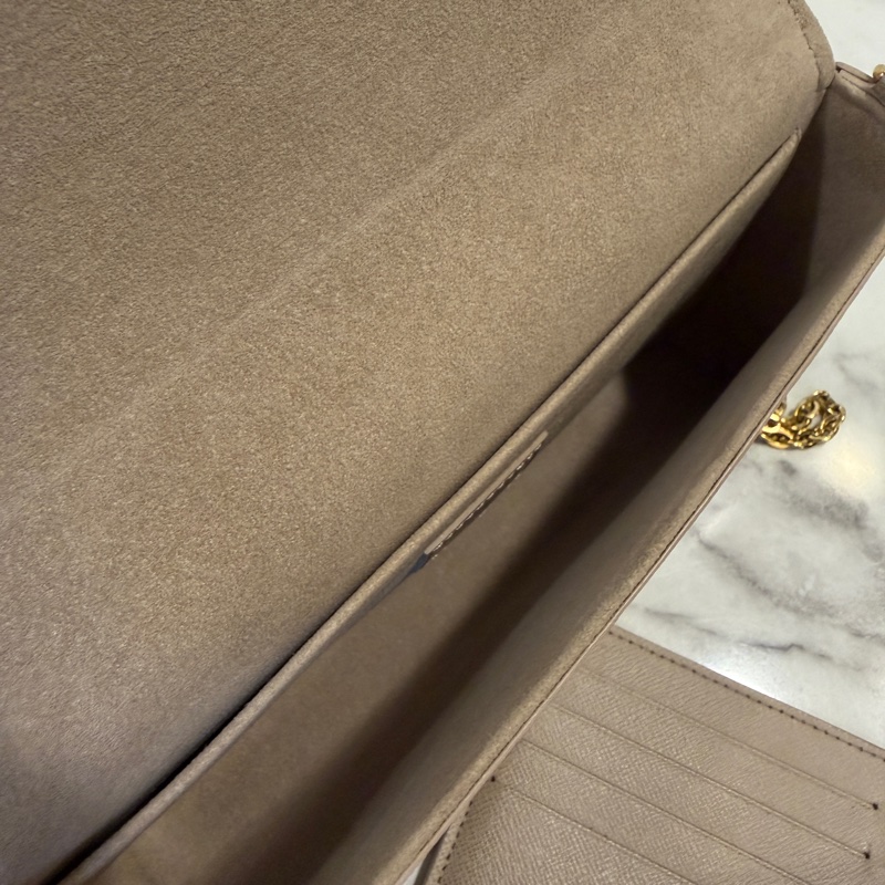 LV 藕色Epi牛皮金釦三合一鍊包M81877-11