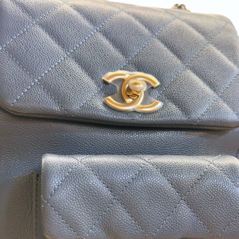 ［3078］香奈兒 CHANEL  菱格皮穿鏈 側面雙口袋炸藥包形狀 粒面牛皮 背包雙肩包 大號 女款 灰藍色-5