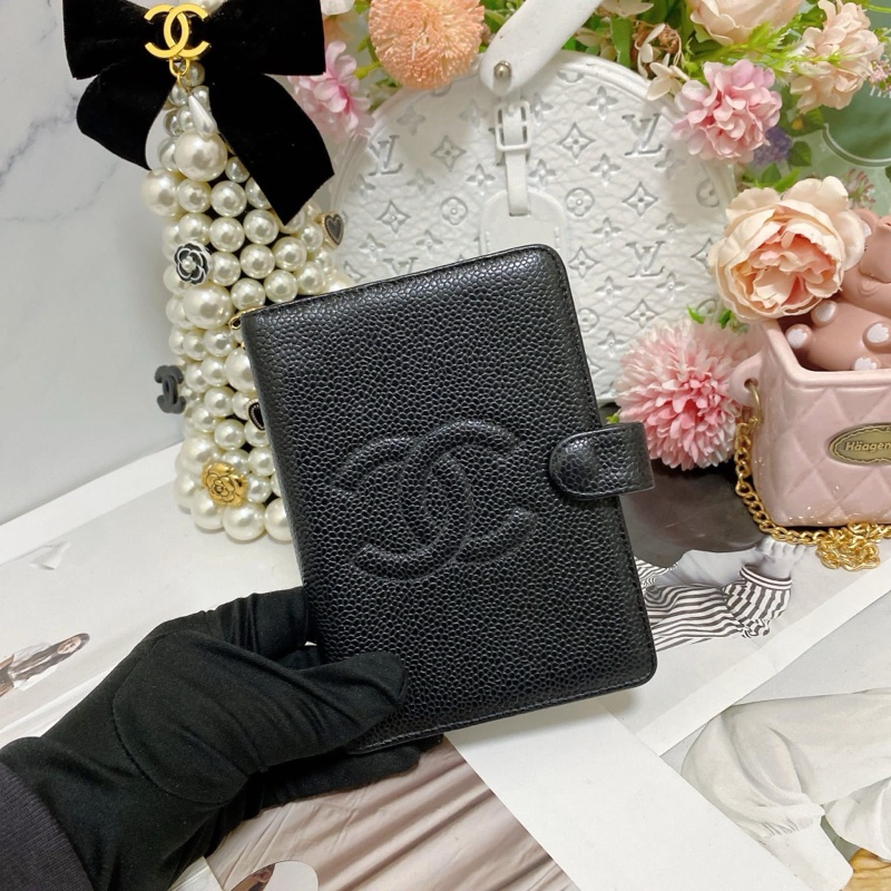 Chanel荔枝皮大logo筆記本護照夾A7  卡標齊全🏅-9