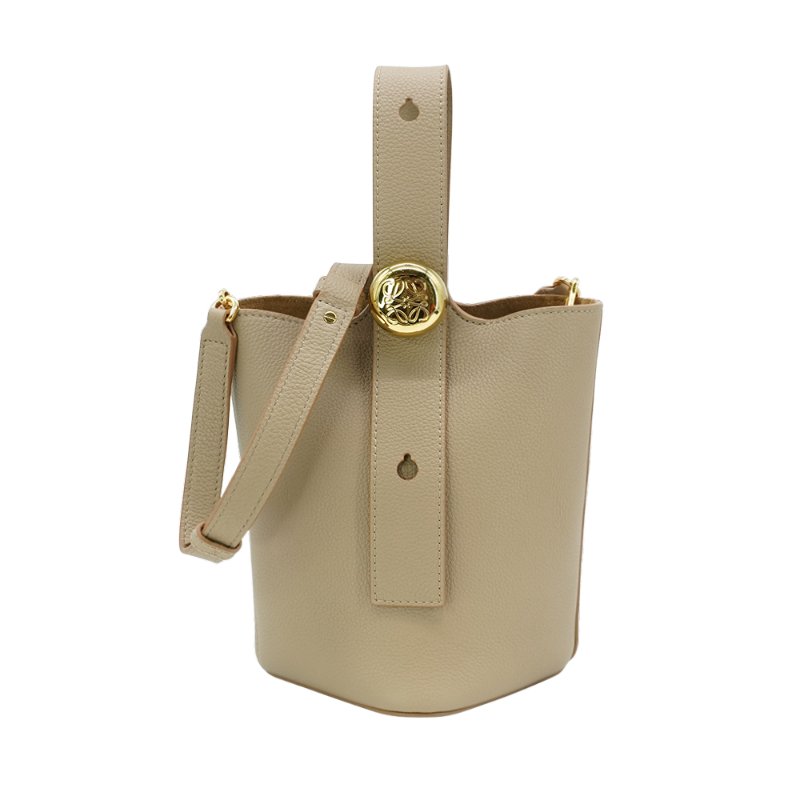 Loewe Pebble Mini 柔軟粒面小牛皮迷你二用水桶包(沙色)-0
