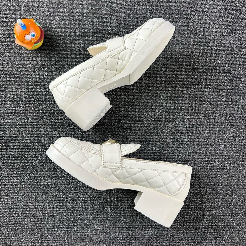 Chanel香奈兒愛心扣樂福鞋 尺碼35 整體成色不錯-2