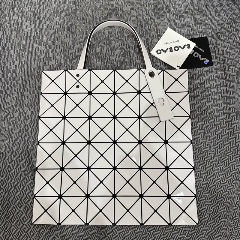 BAOBAO三宅一生經典白色6x6-2