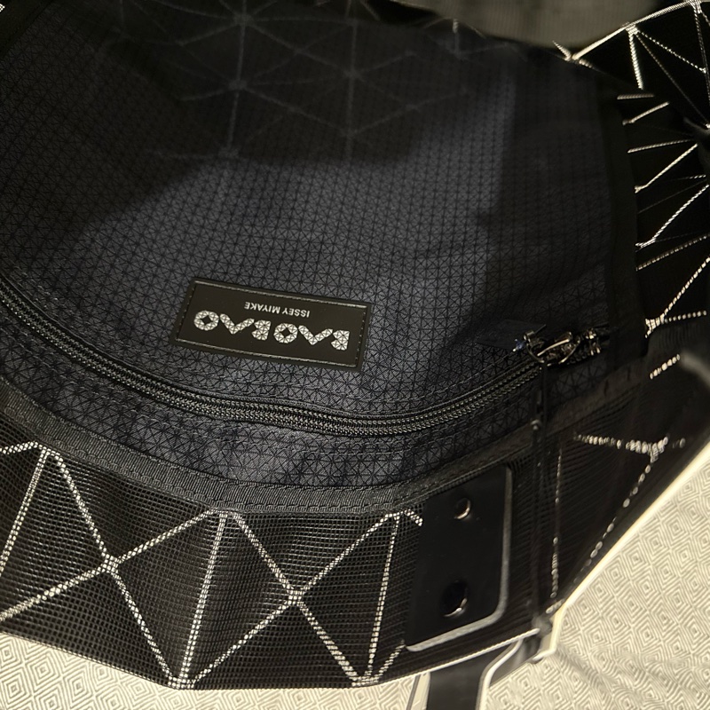 BAOBAO三宅一生經典白色6x6-9