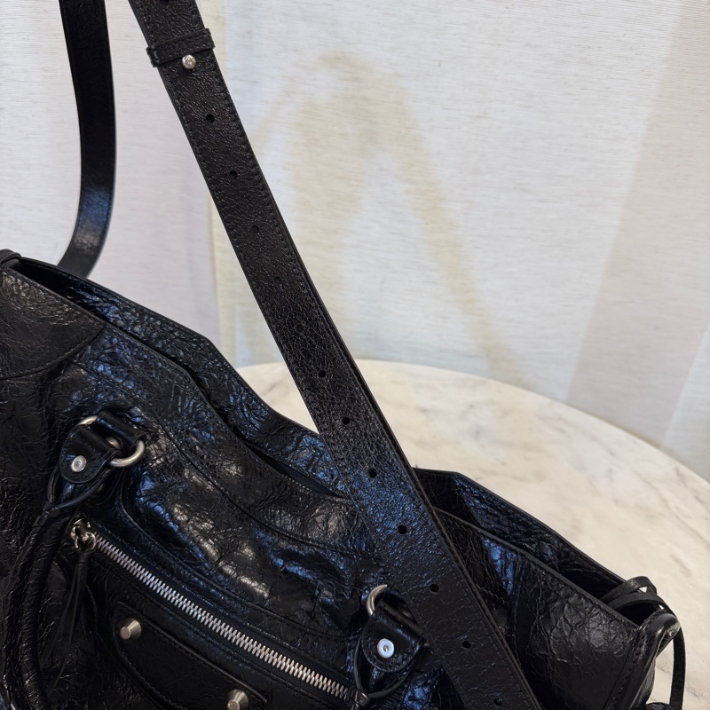 Balenciaga 黑復刻羊皮銀釦手提斜背中號機車包-11