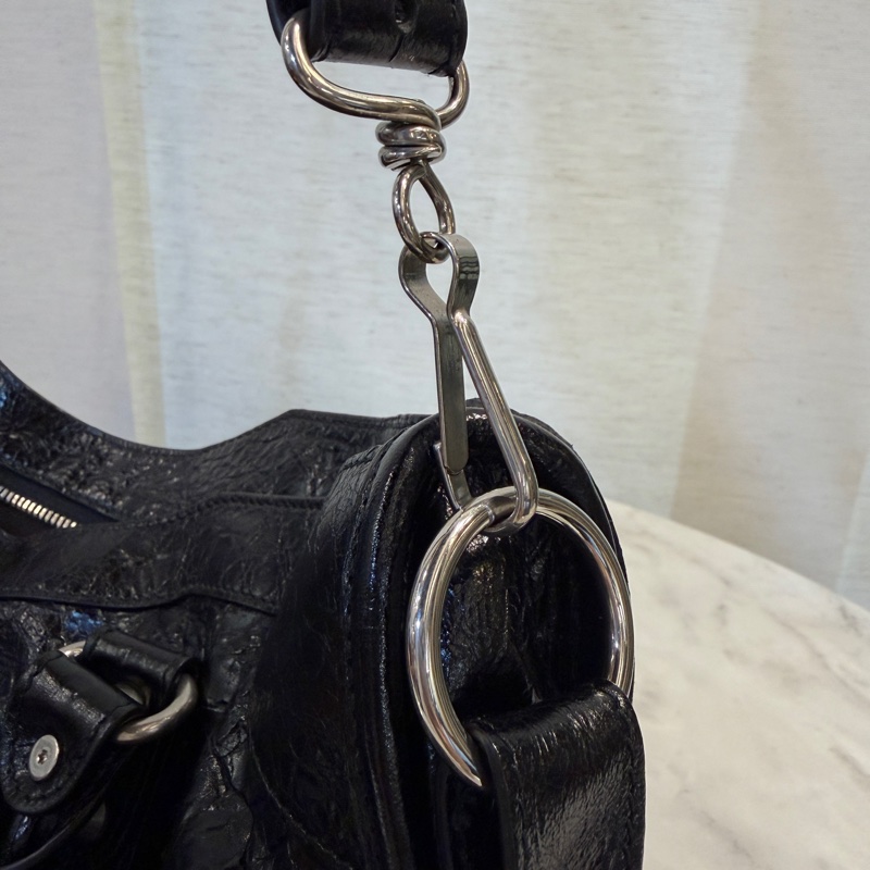 Balenciaga 黑復刻羊皮銀釦手提斜背中號機車包-12
