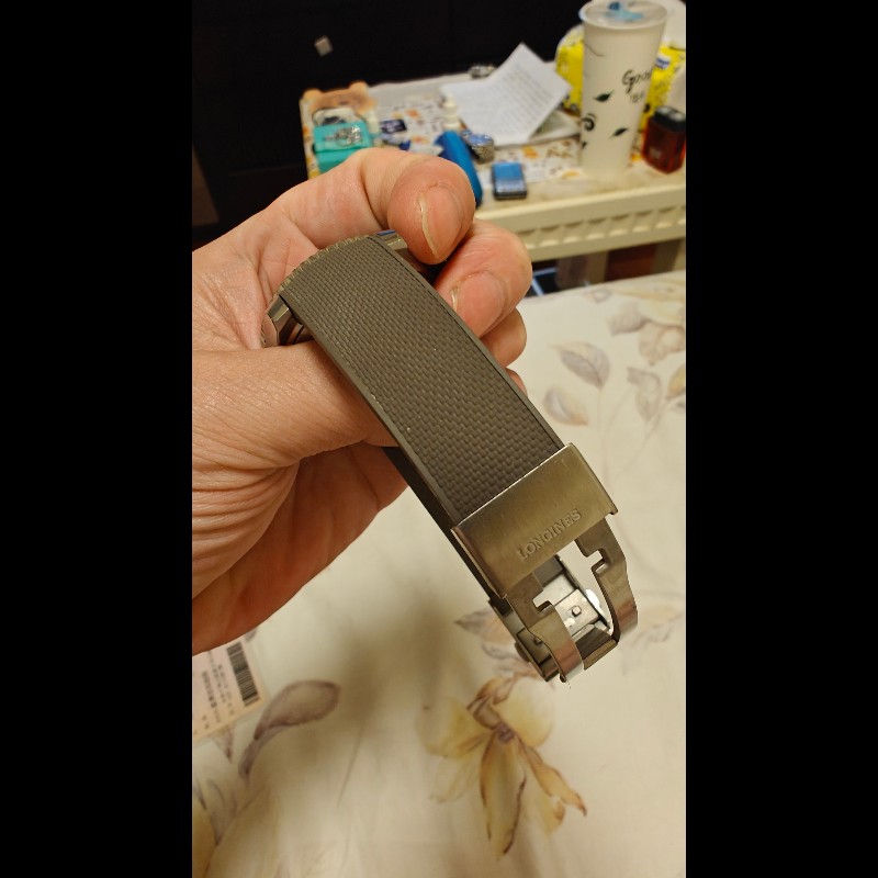 型號：L37834766 新舊：98% 價格：47800 購入日期：2022年6月28日 物品所在地：高雄  錶徑：41mm 防水：300m 動力儲存：60小時（3日鍊） 鏡面：雙面多層防眩光藍寶石水晶鏡面 機芯：L688自動上鍊機芯 物件總評：香港公司貨，保卡全，購買證明全⋯原廠橡膠錶帶，鋼錶節有少，鋼錶節幾乎全新⋯已反映在售價⋯-8