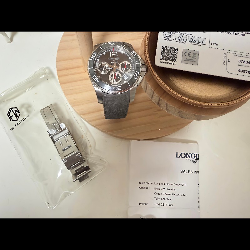 型號：L37834766 新舊：98% 價格：47800 購入日期：2022年6月28日 物品所在地：高雄  錶徑：41mm 防水：300m 動力儲存：60小時（3日鍊） 鏡面：雙面多層防眩光藍寶石水晶鏡面 機芯：L688自動上鍊機芯 物件總評：香港公司貨，保卡全，購買證明全⋯原廠橡膠錶帶，鋼錶節有少，鋼錶節幾乎全新⋯已反映在售價⋯-14