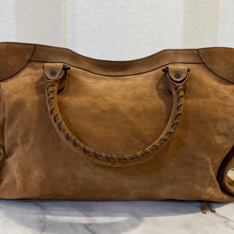 Balenciaga 駝色麂皮霧黑釦中號手提斜背機車包-5