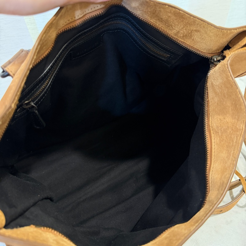 Balenciaga 駝色麂皮霧黑釦中號手提斜背機車包-9
