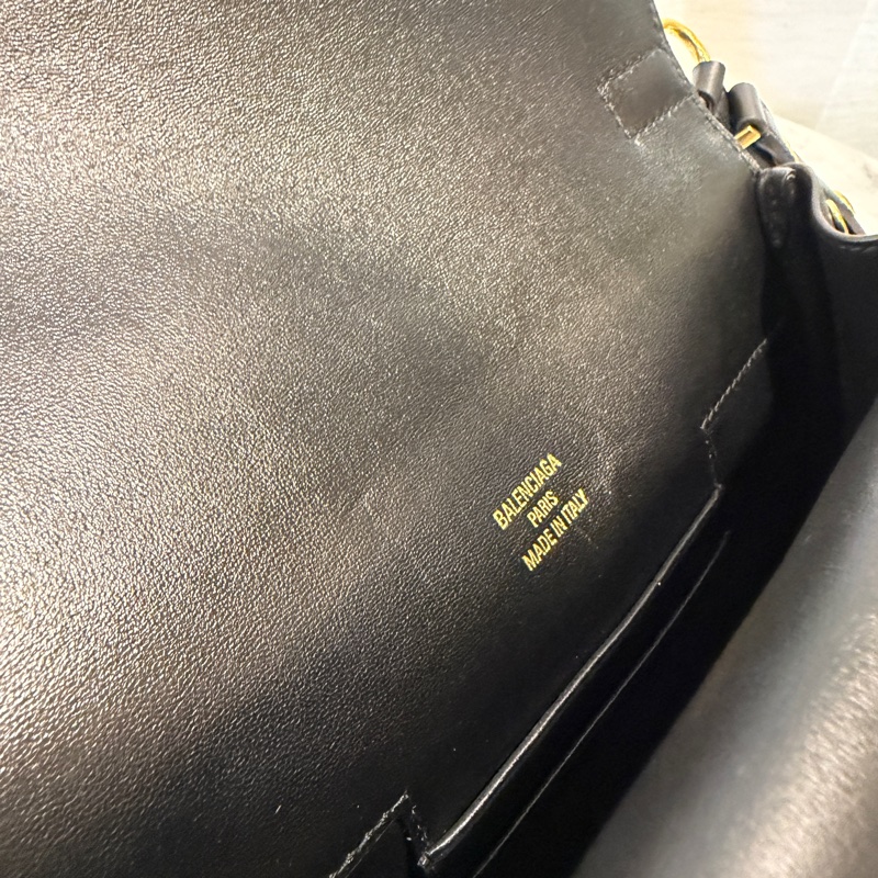 Balenciaga 黑牛皮霧金釦Bel Air XS肩斜背包-11