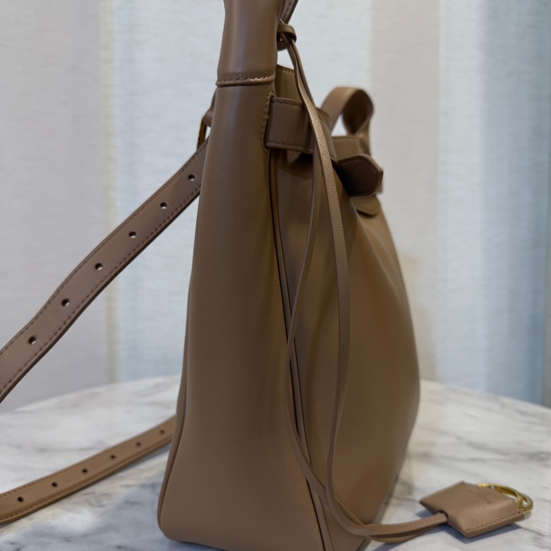 Balenciaga 奶茶色牛皮霧金釦直立式斜背包-2