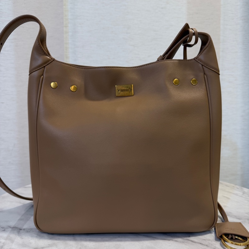Balenciaga 奶茶色牛皮霧金釦直立式斜背包-3