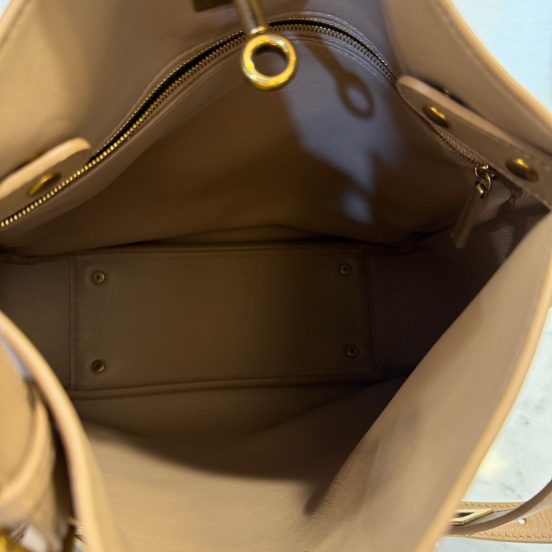 Balenciaga 奶茶色牛皮霧金釦直立式斜背包-7