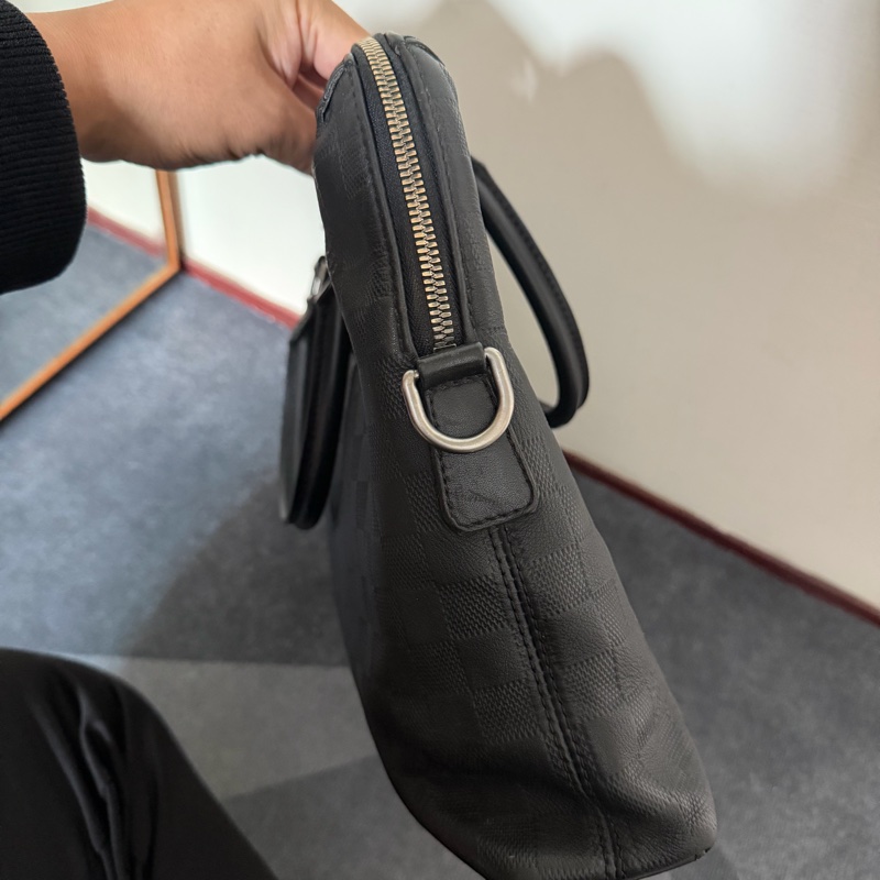 Lv 棋盤格壓紋公事包-3