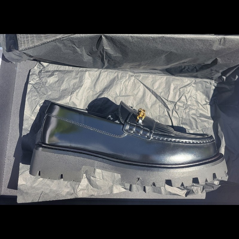 【99新一口價】 Celine Margaret 黑色皮革女款樂福鞋 36碼-2