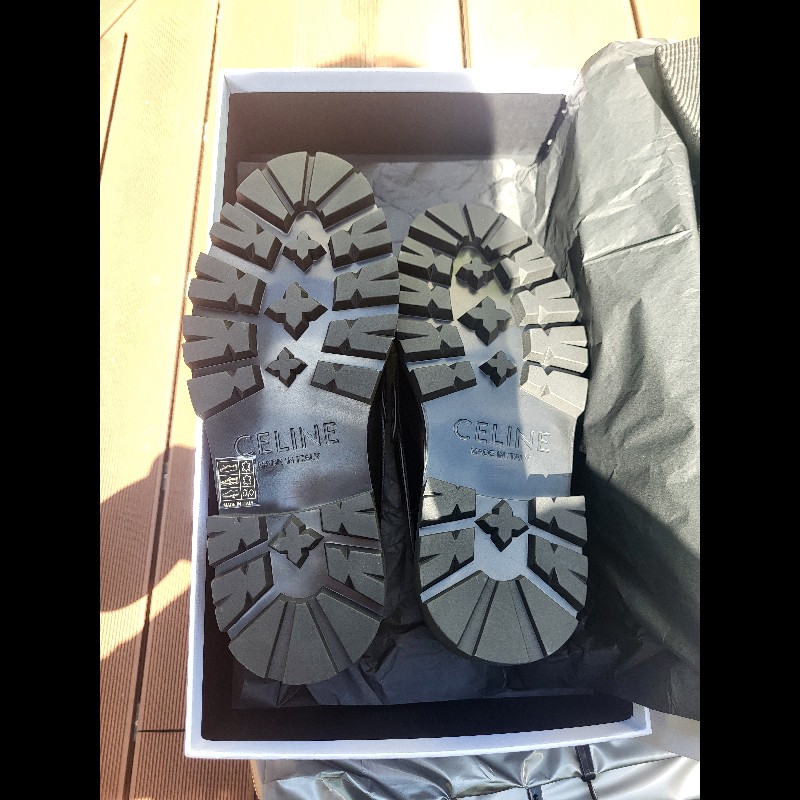 【99新一口價】 Celine Margaret 黑色皮革女款樂福鞋 36碼-4