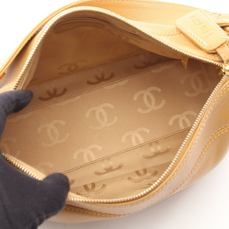 香奈兒 COCO 標誌鏈條肩背包，米色皮革，二手，女士，金色五金 CC-2