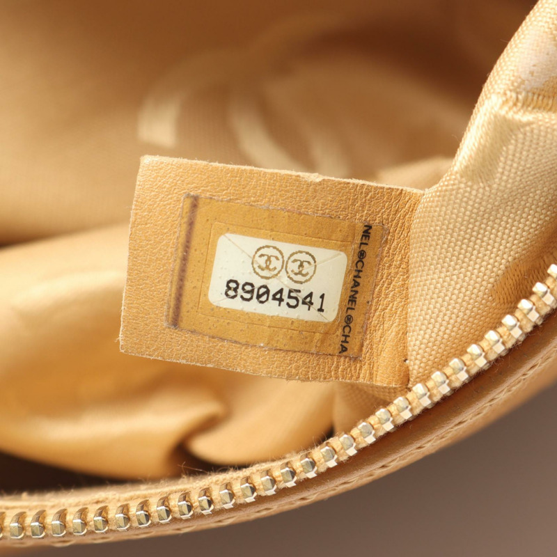 香奈兒 COCO 標誌鏈條肩背包，米色皮革，二手，女士，金色五金 CC-4