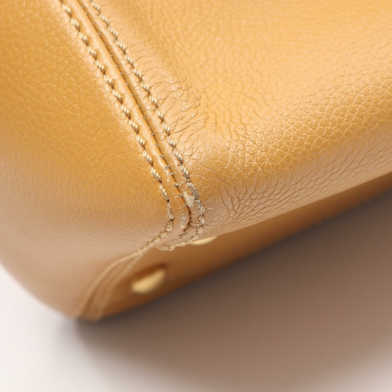 香奈兒 COCO 標誌鏈條肩背包，米色皮革，二手，女士，金色五金 CC-5