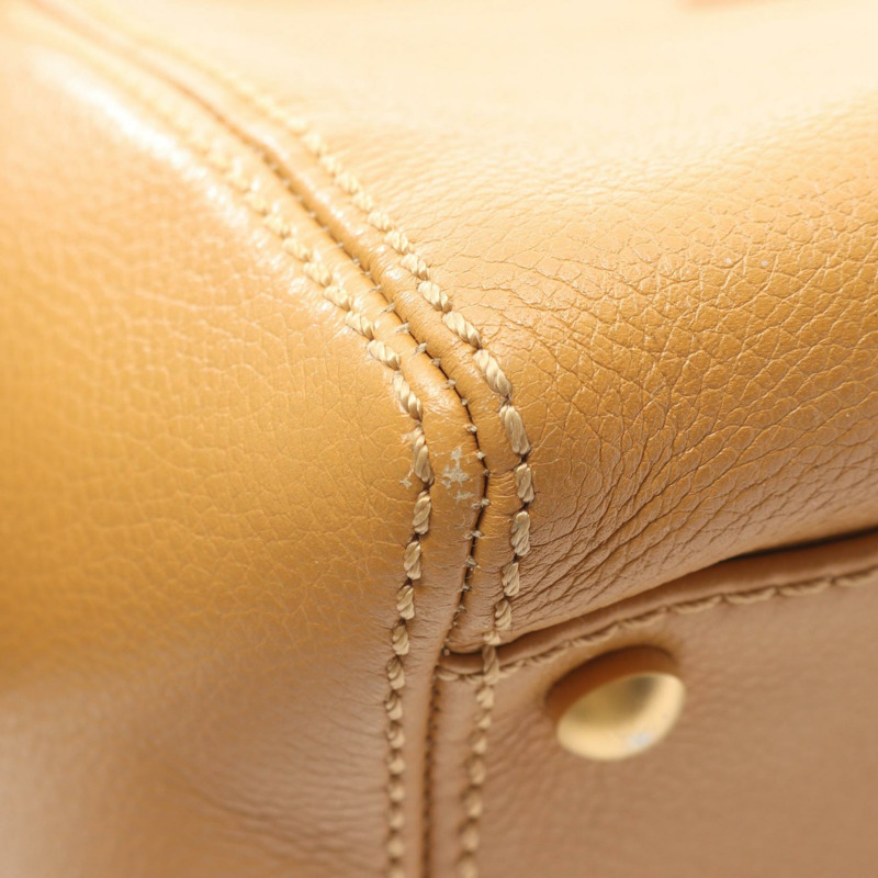 香奈兒 COCO 標誌鏈條肩背包，米色皮革，二手，女士，金色五金 CC-6