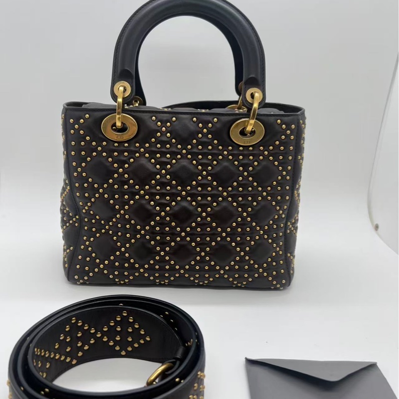 Christian Dior柔韌的Lady Dior包Cannage鉚釘戴妃包-1